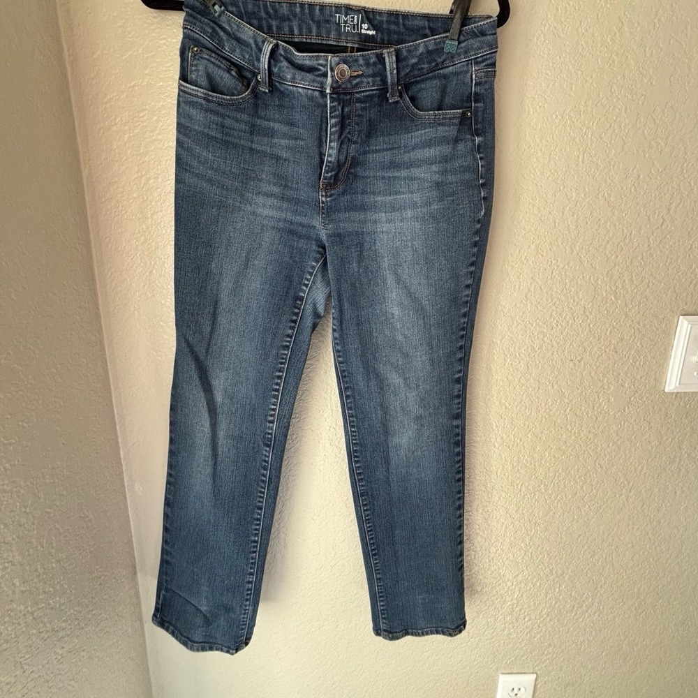 Time and‎ Tru Women's Straight-Leg Jeans, Size 10. - Picture 6 of 8